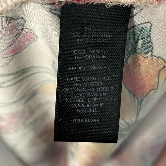 Express Floral blouse with lace and chiffon shoulder details size XS - Picture 5 of 6